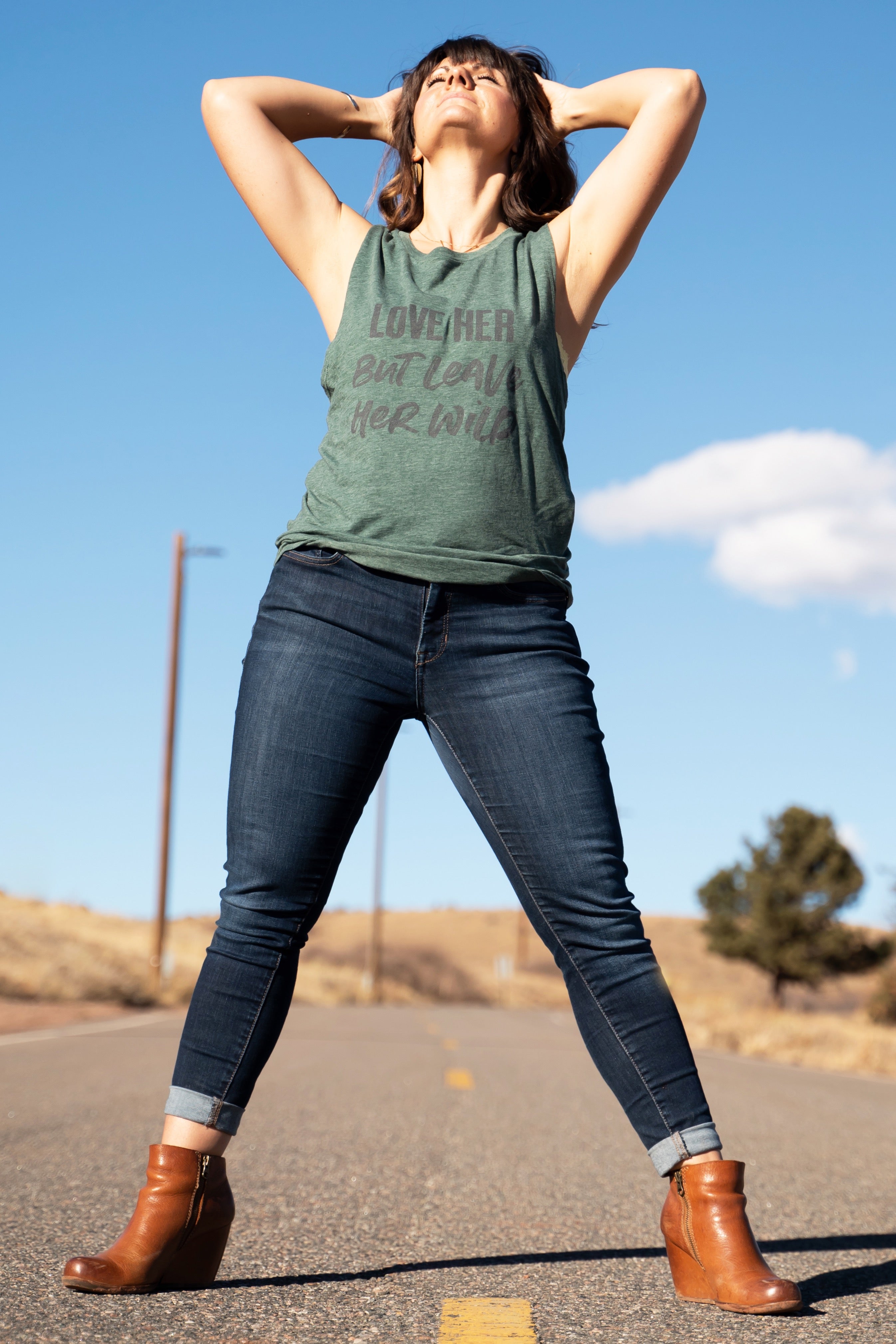 Leave Her Wild Muscle Tee, Pine Heather